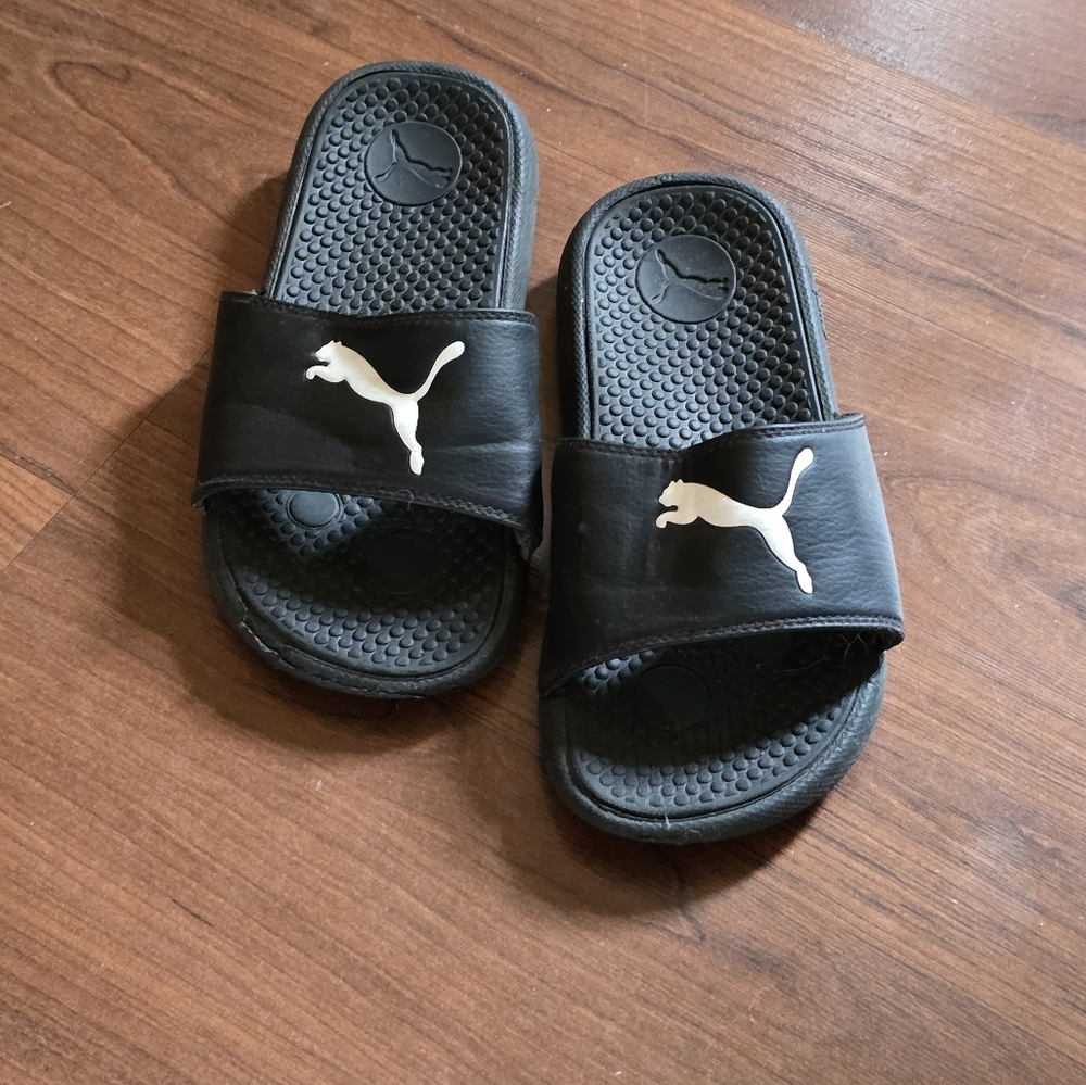 Puma Black Sandals Sleek Comfort Flip Flops